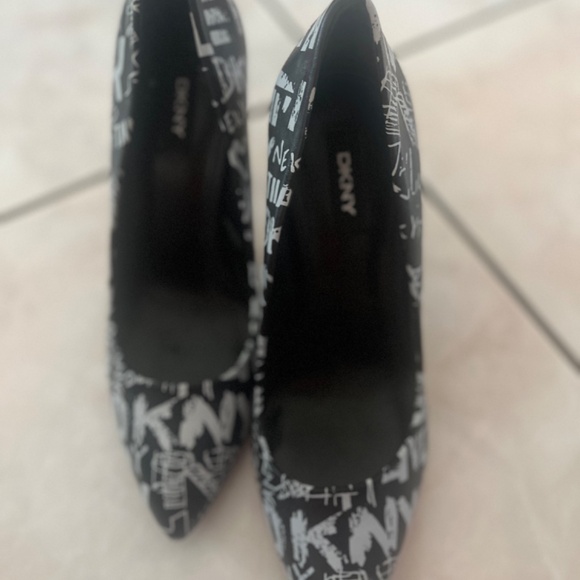 Women’s High Heel Shoes - Picture 4 of 4